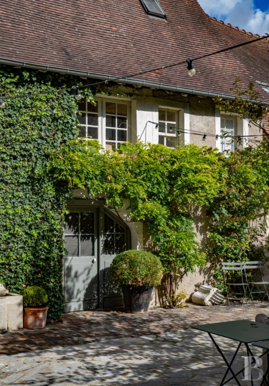 A former tithe barn in Giverny, the birthplace of Impressionism, that hosted painters and artists  - photo  n°6